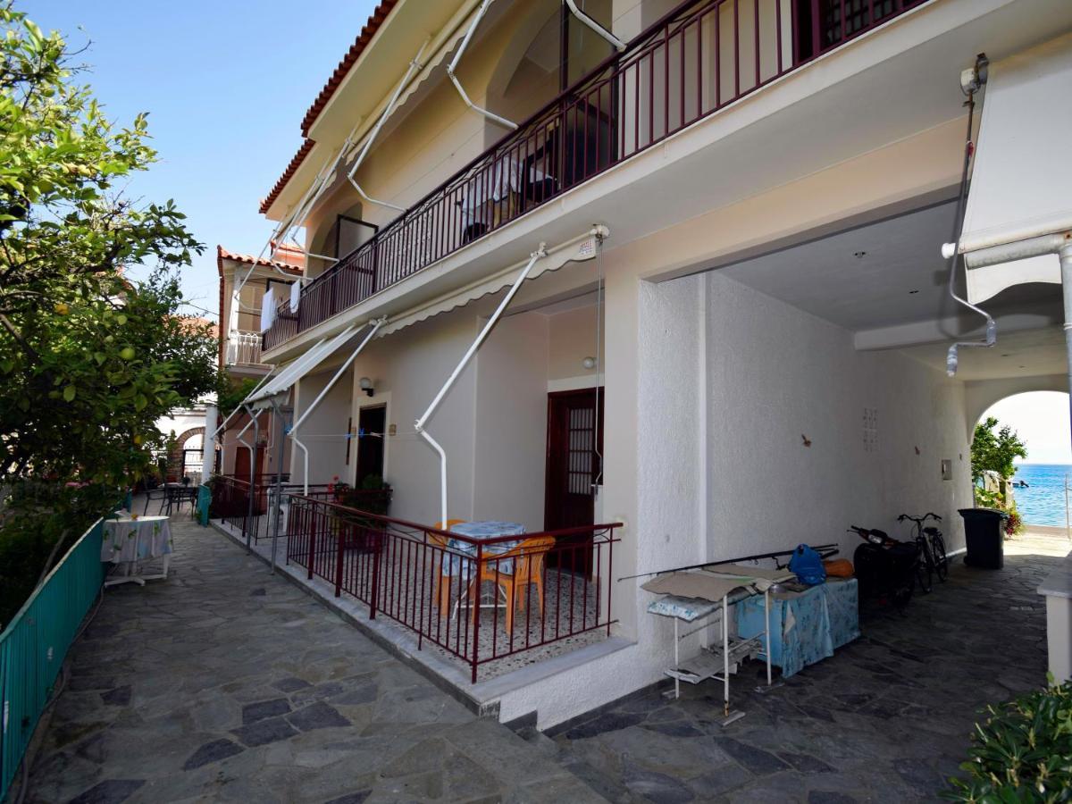 Mega Apartments Tirós Exterior foto